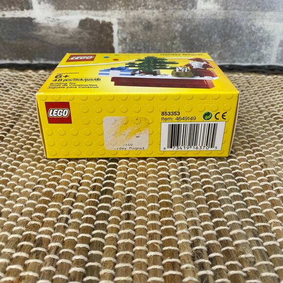 LEGO NEW 2011 retired Holiday Magnet Mini-figure Santa Building Toy # 853353 - Picture 5 of 5
